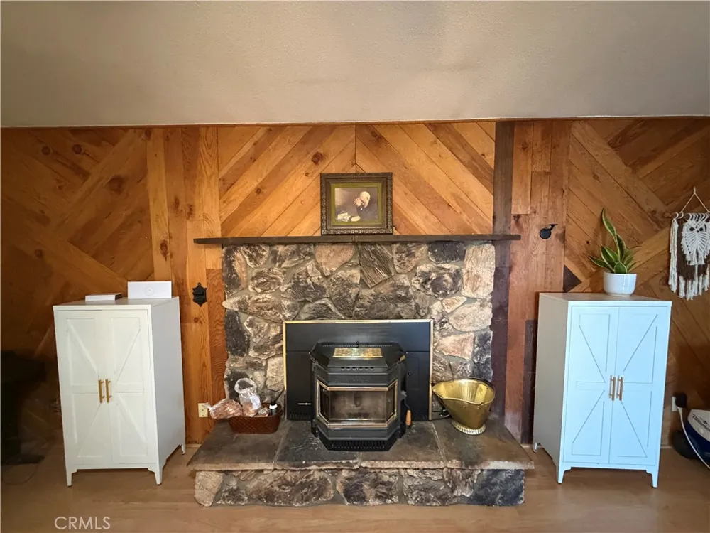 32038 Crystalaire Llano, CA 93544