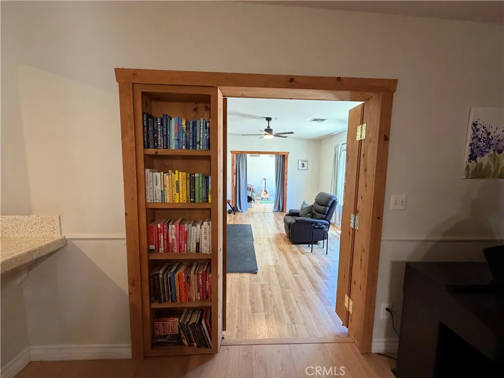 32038 Crystalaire Llano, CA 93544