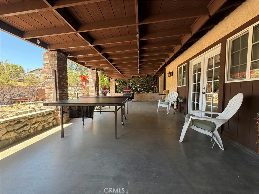 32038 Crystalaire Llano, CA 93544