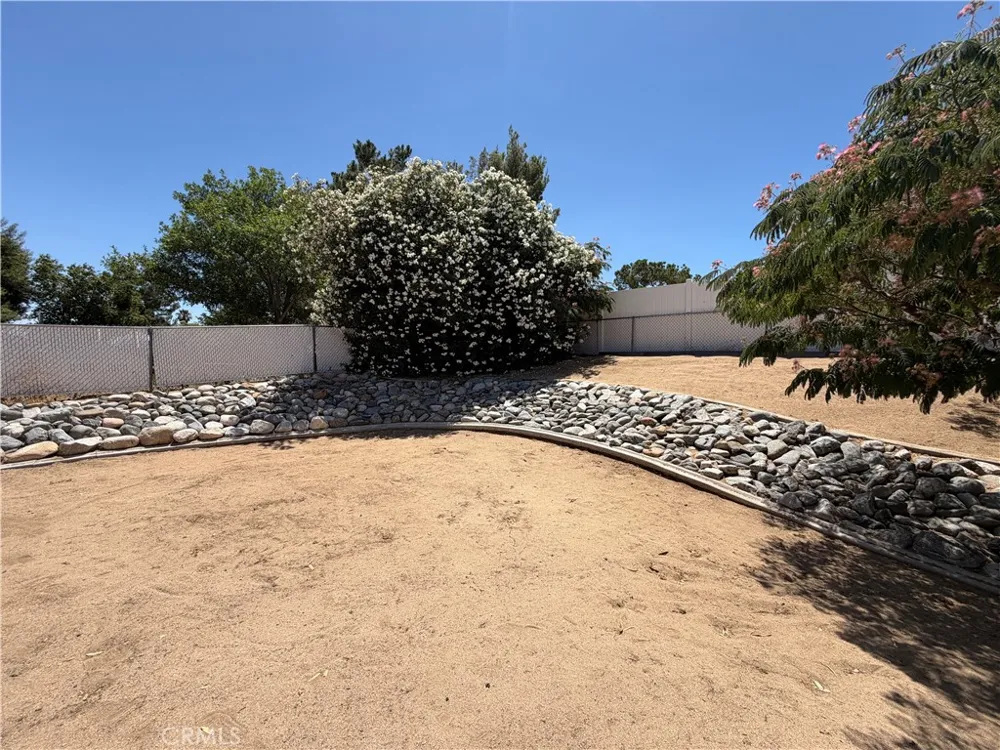 32038 Crystalaire Llano, CA 93544