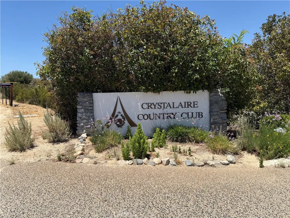 32038 Crystalaire Llano, CA 93544