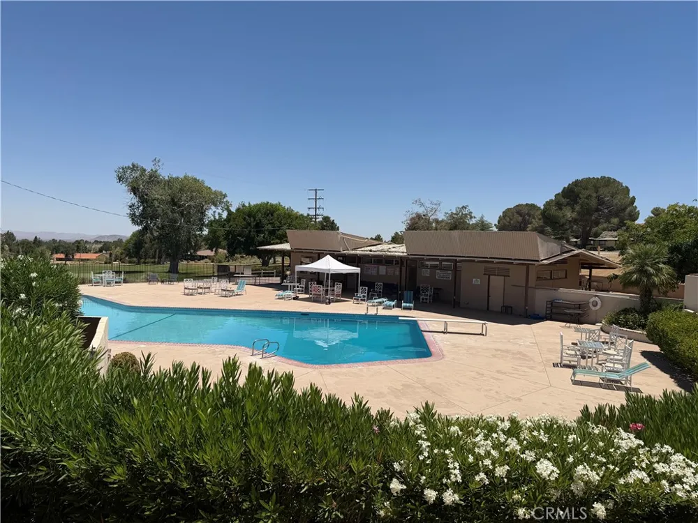 32038 Crystalaire Llano, CA 93544