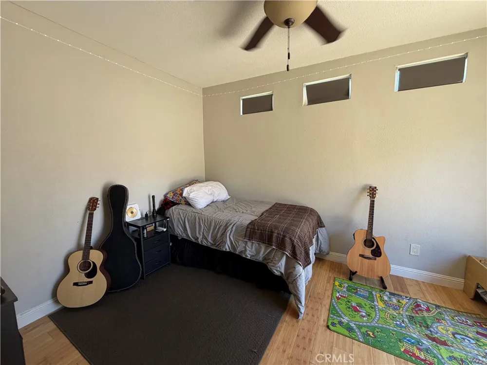 32038 Crystalaire Llano, CA 93544