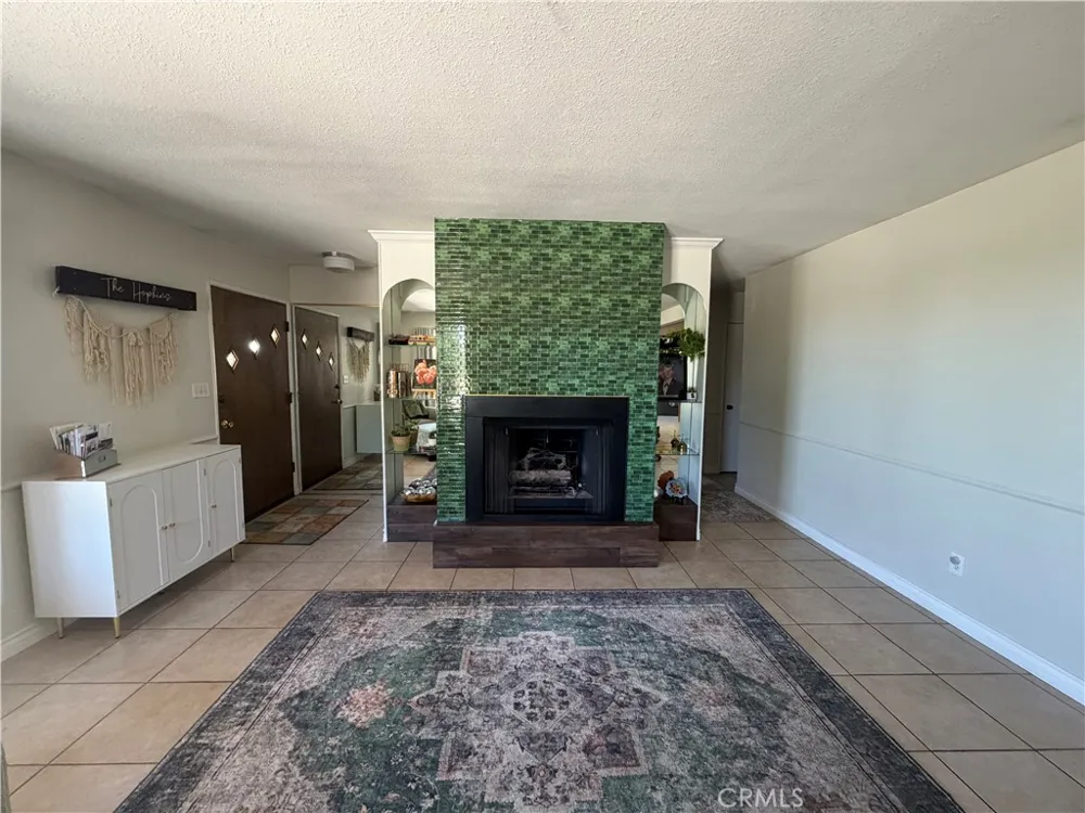 32038 Crystalaire Llano, CA 93544