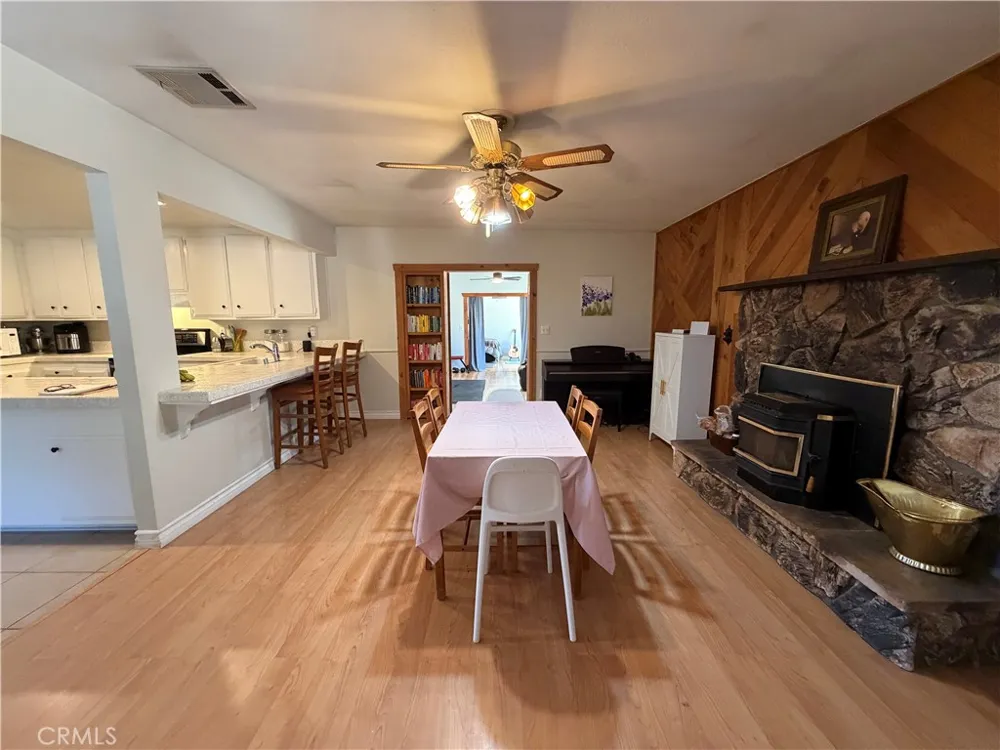 32038 Crystalaire Llano, CA 93544
