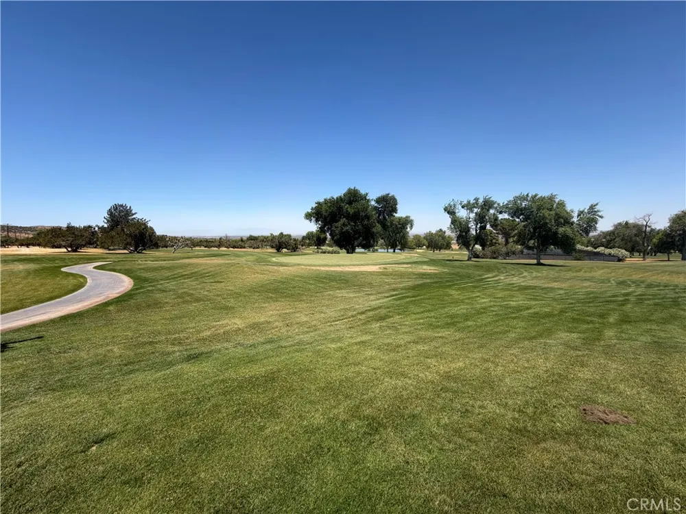 32038 Crystalaire Llano, CA 93544