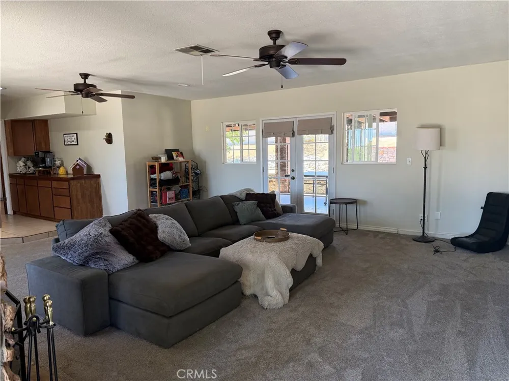 32038 Crystalaire Llano, CA 93544