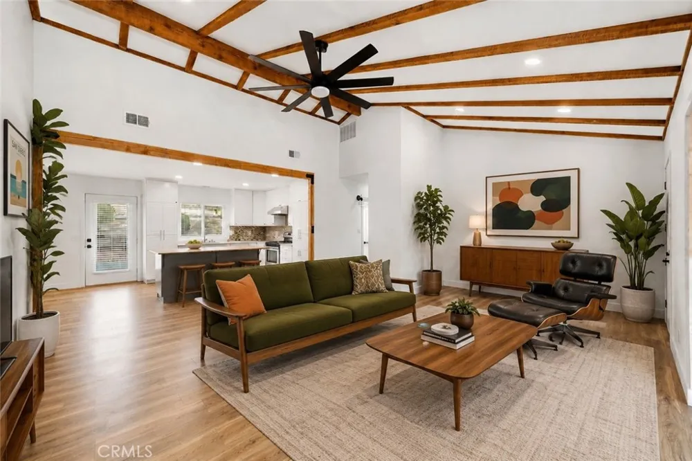 464 E Kalmia Fallbrook, CA 92028