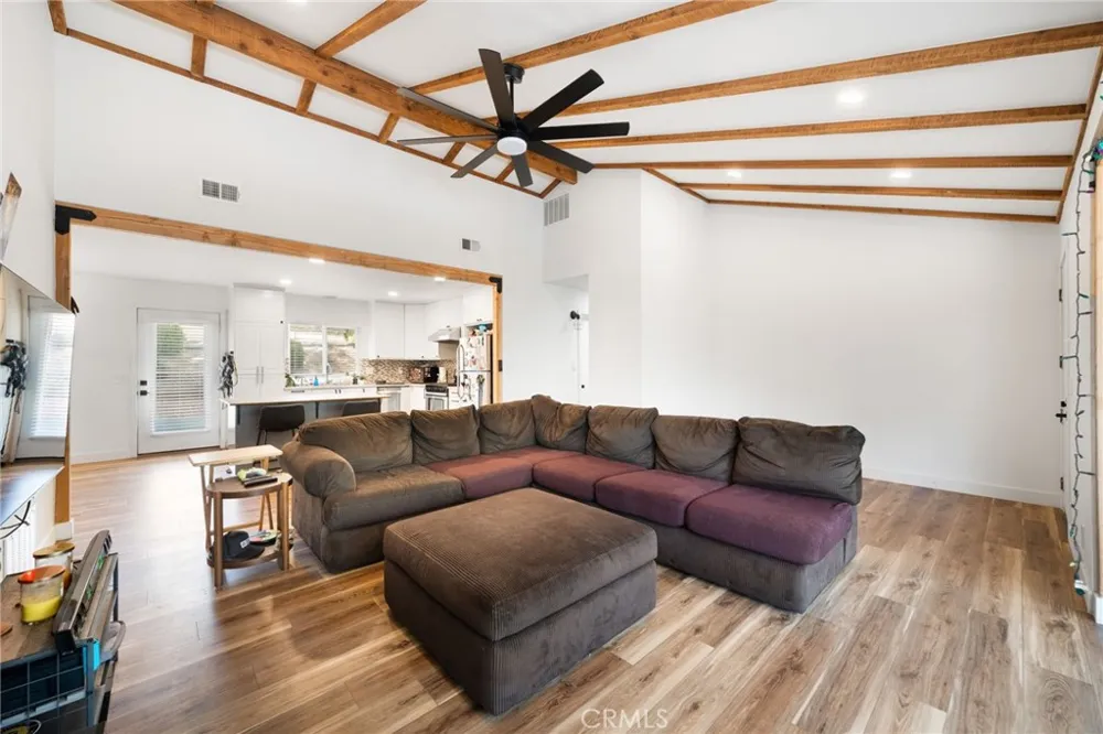464 E Kalmia Fallbrook, CA 92028