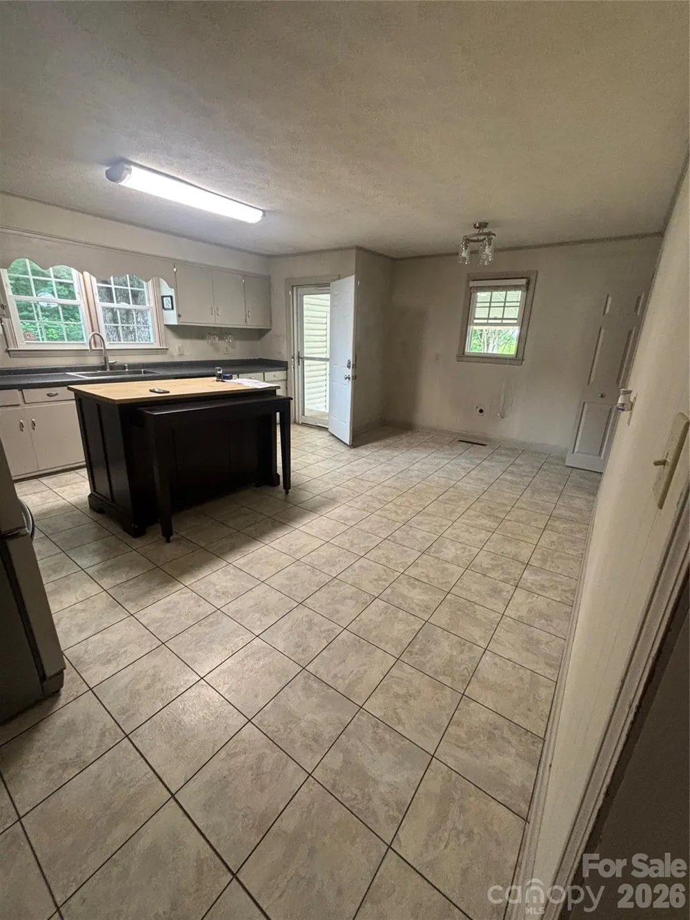 327 Arrowood Street SE Lenoir, NC 28645