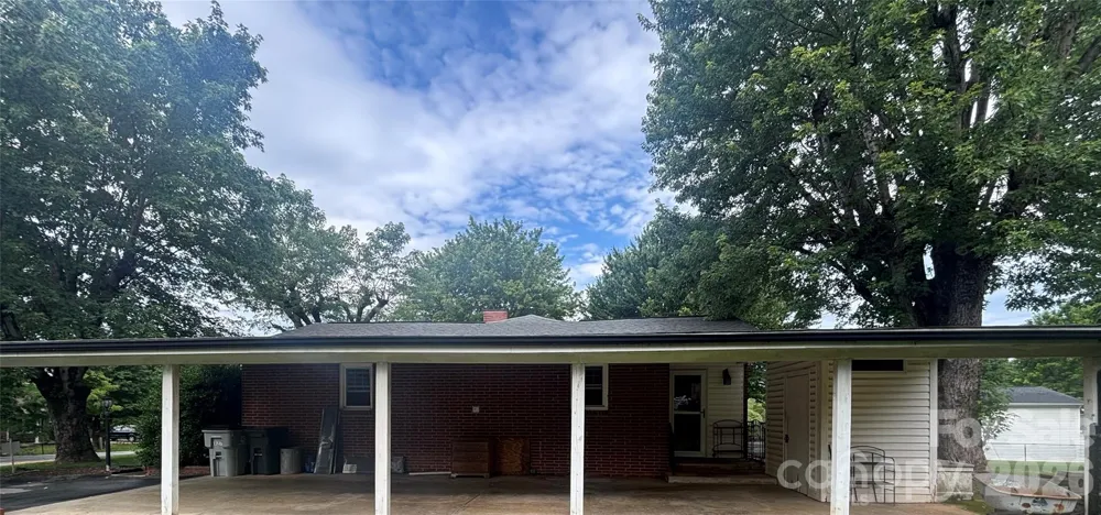 327 Arrowood Street SE Lenoir, NC 28645