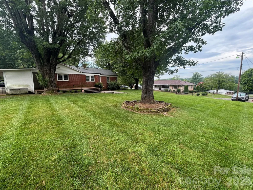 327 Arrowood Street SE Lenoir, NC 28645