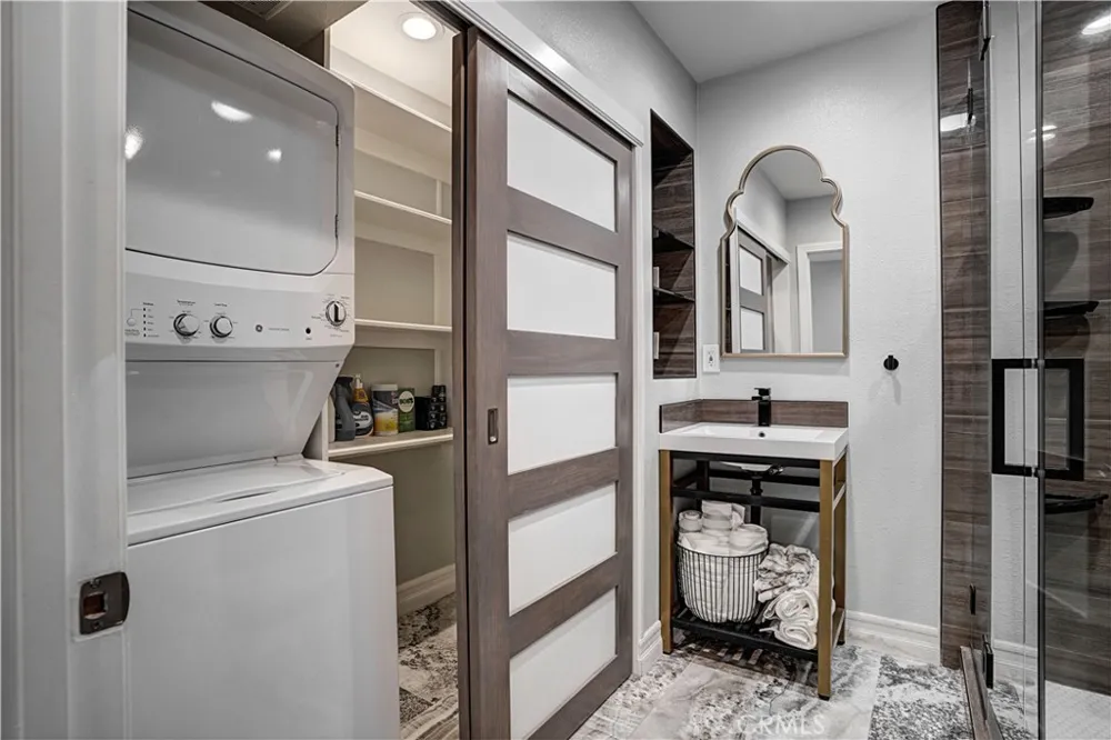 30405 Golden Gate Canyon Lake, CA 92587