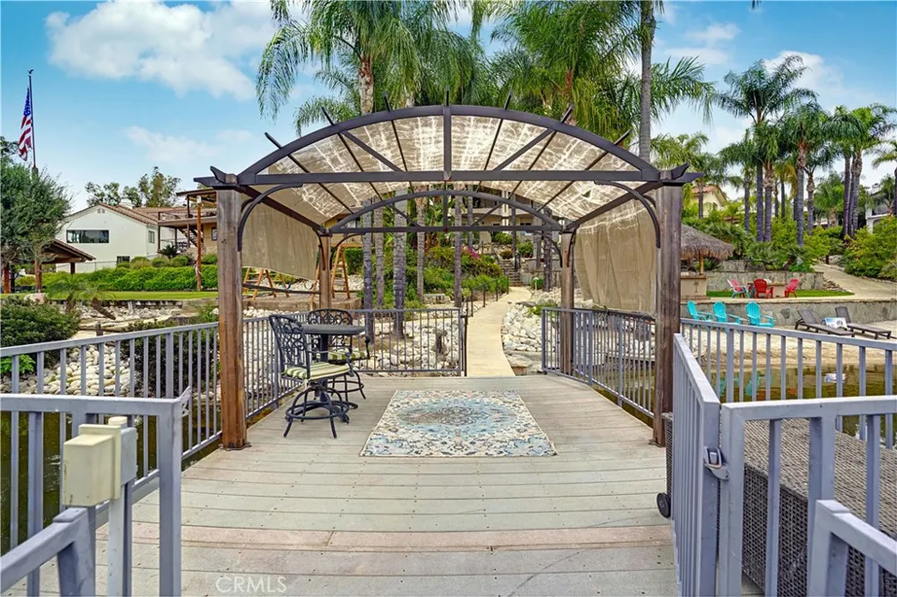 30405 Golden Gate Canyon Lake, CA 92587