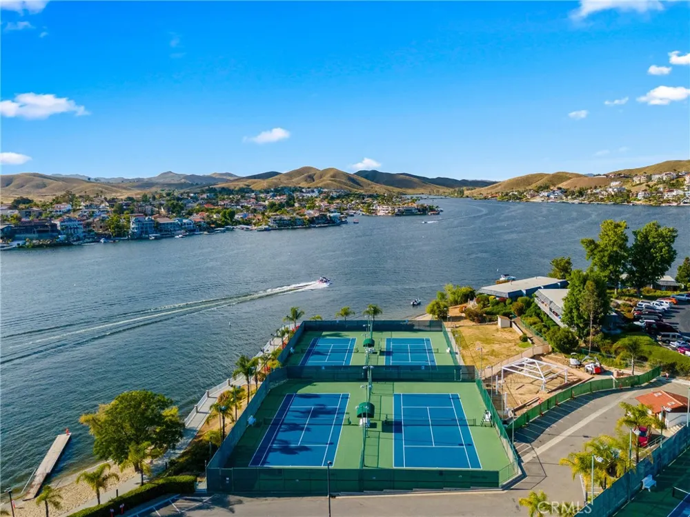 30405 Golden Gate Canyon Lake, CA 92587