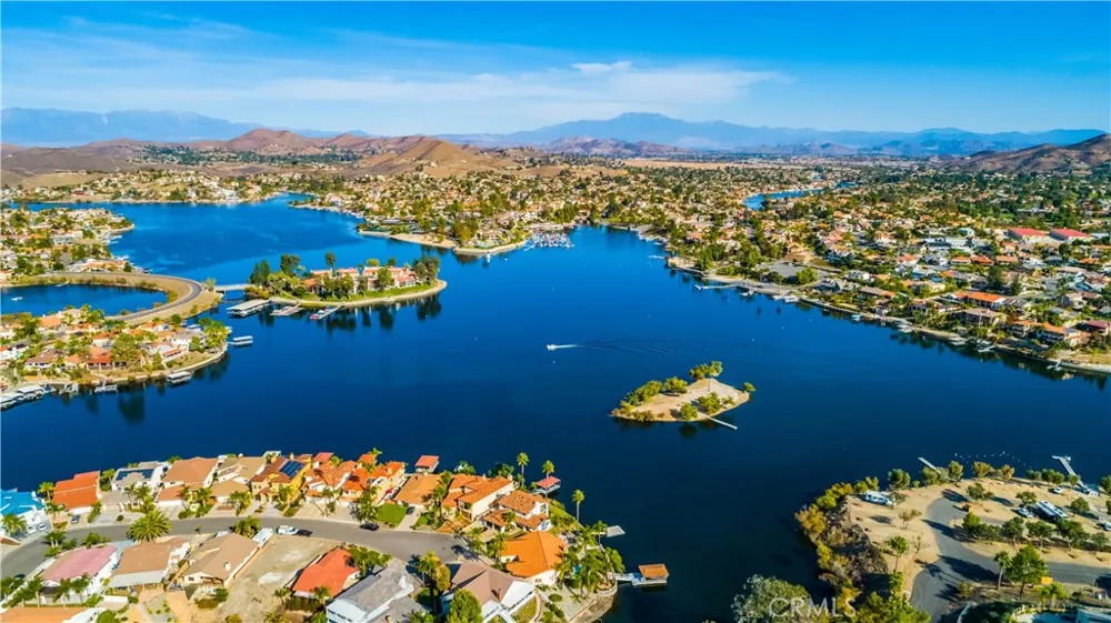30405 Golden Gate Canyon Lake, CA 92587