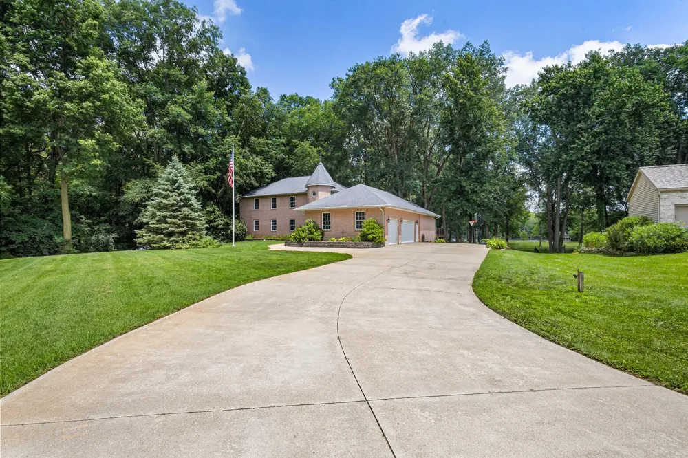 3439 Michael Lane St. Joseph, MI 49085