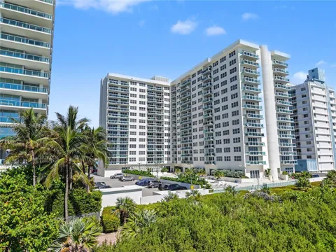 6917 Collins Ave #605