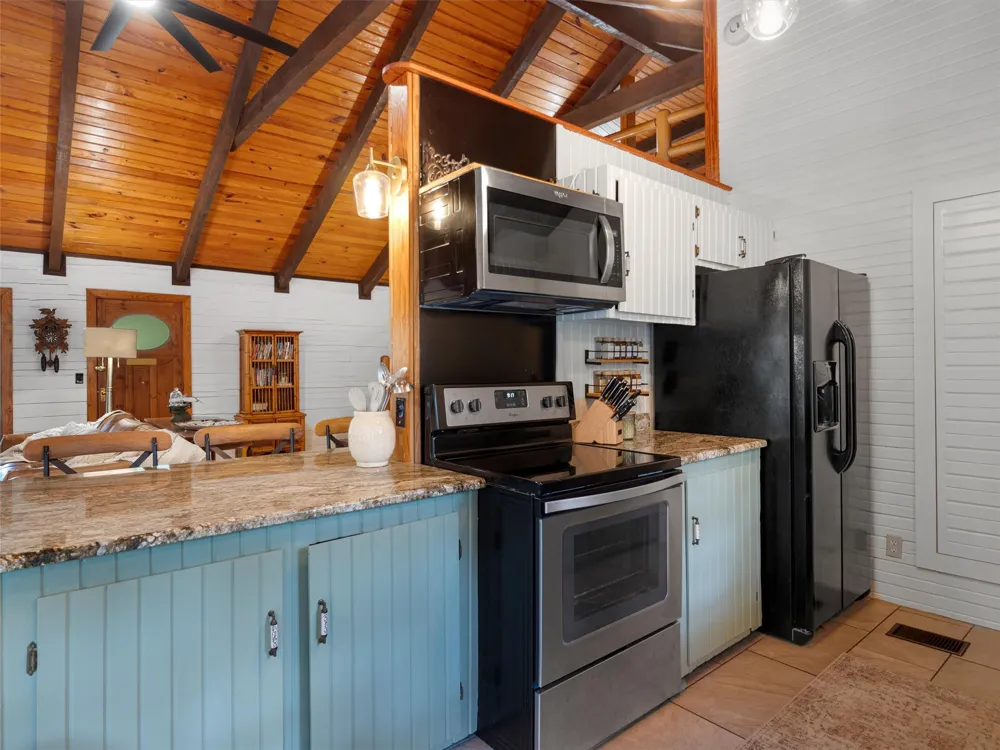 220 Dale DR Avinger, TX 75630