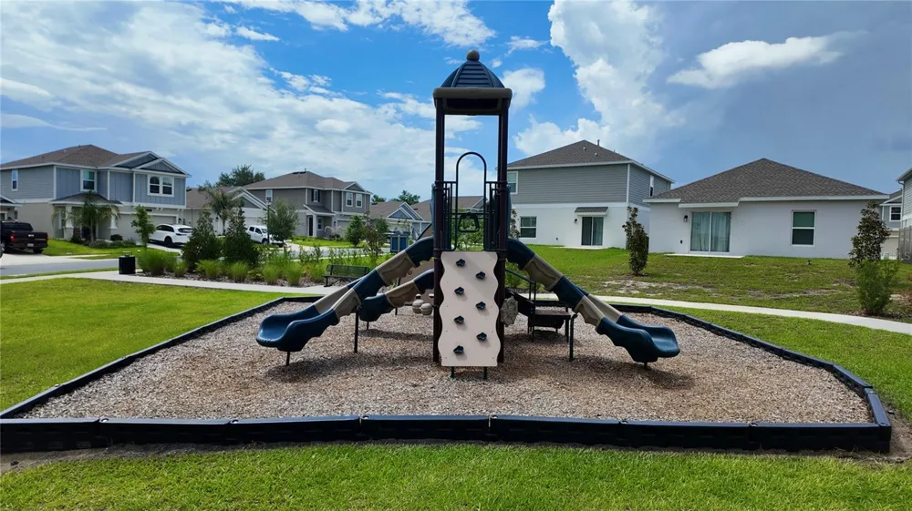 5620 WINDSONG OAK DRIVE Leesburg, FL 34748