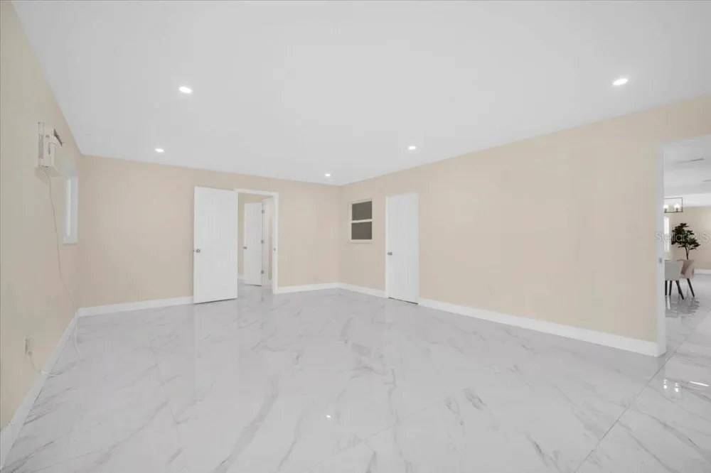 1925 JOHN ARTHUR WAY Lakeland, FL 33803