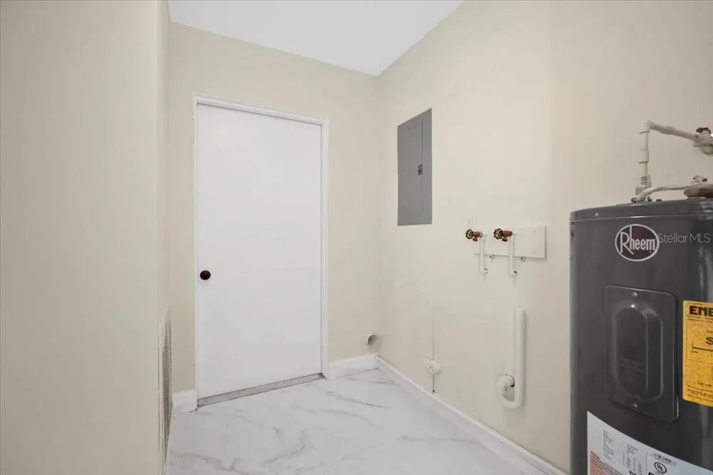 1925 JOHN ARTHUR WAY Lakeland, FL 33803