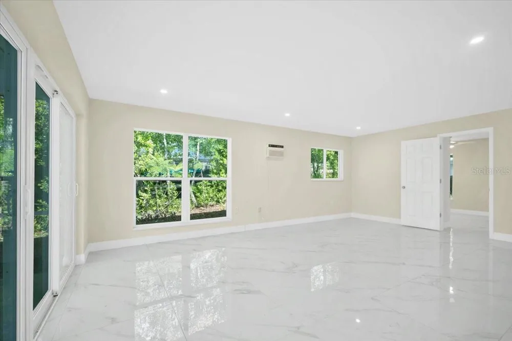 1925 JOHN ARTHUR WAY Lakeland, FL 33803