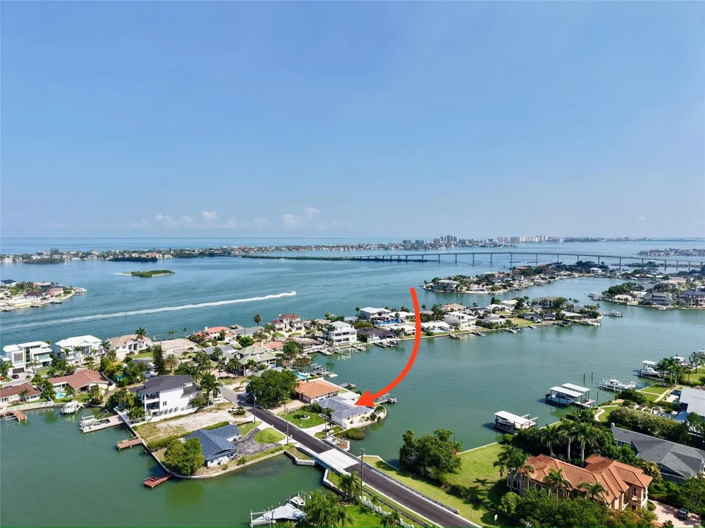 902 OAKWOOD DRIVE Largo, FL 33770