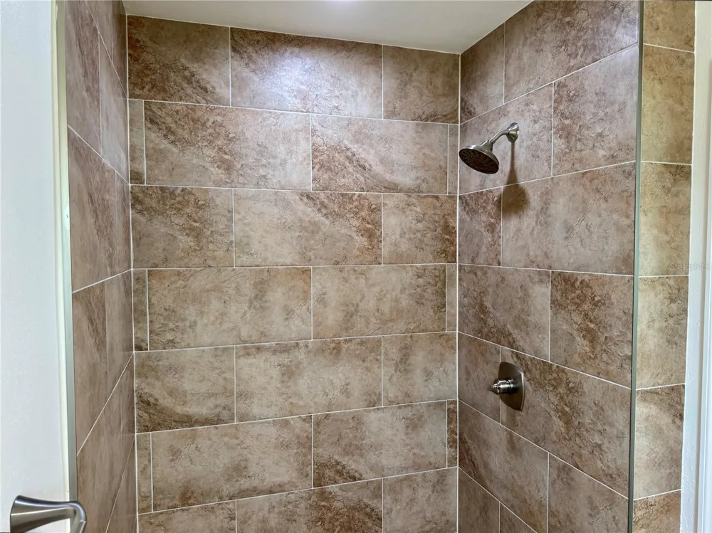 902 OAKWOOD DRIVE Largo, FL 33770