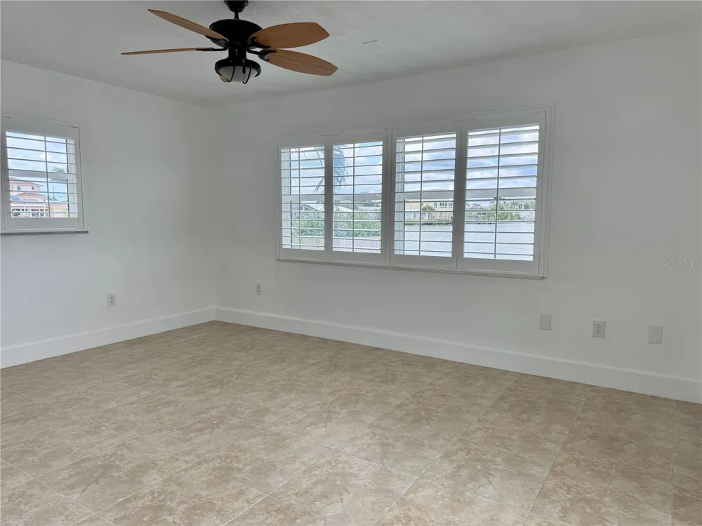 902 OAKWOOD DRIVE Largo, FL 33770