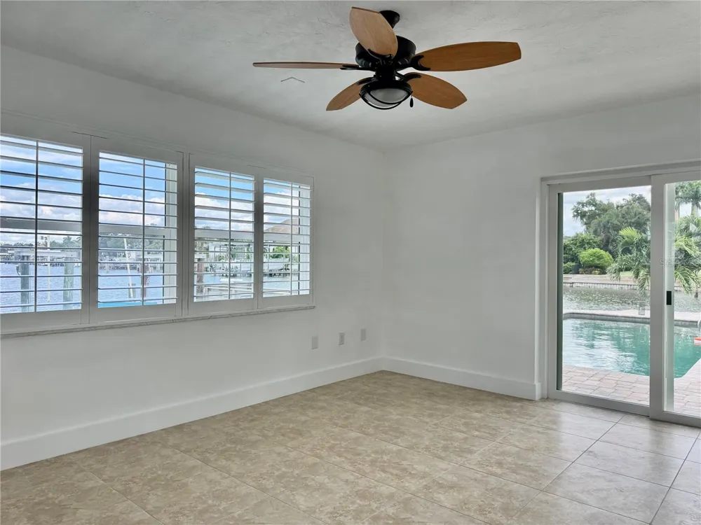 902 OAKWOOD DRIVE Largo, FL 33770