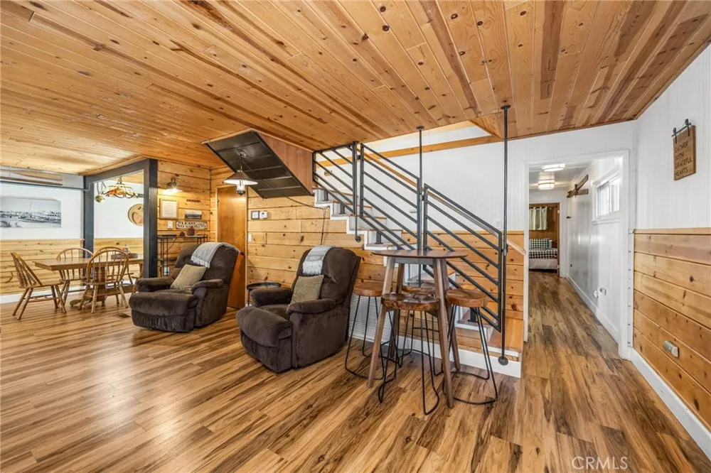 547 Chipmunk Big Bear Lake, CA 92315