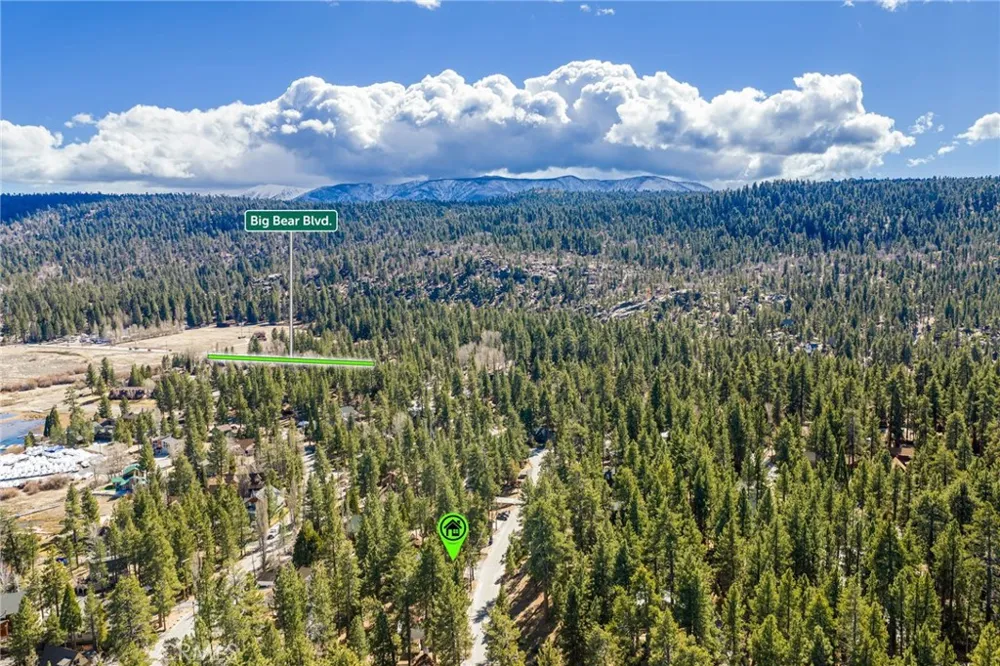 547 Chipmunk Big Bear Lake, CA 92315