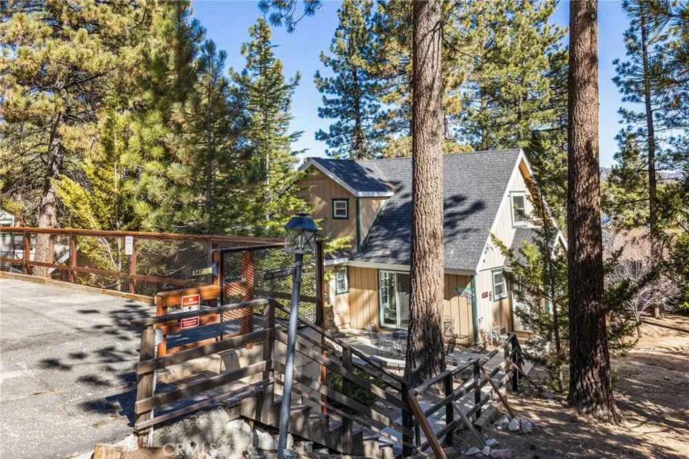 547 Chipmunk Big Bear Lake, CA 92315