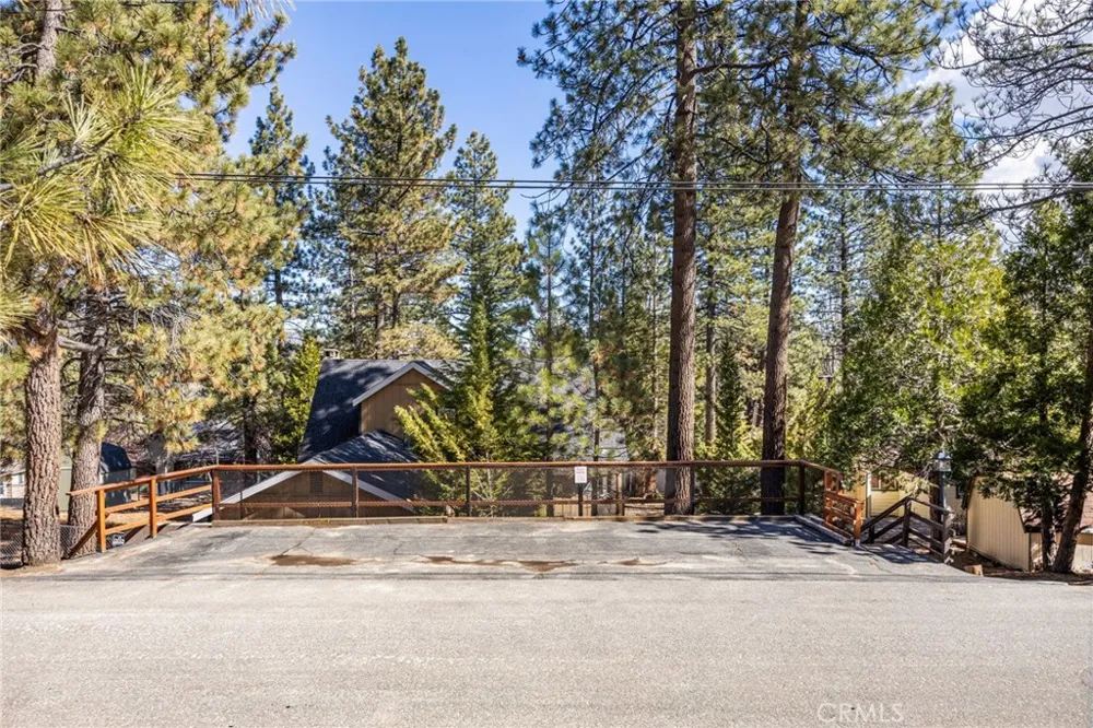 547 Chipmunk Big Bear Lake, CA 92315
