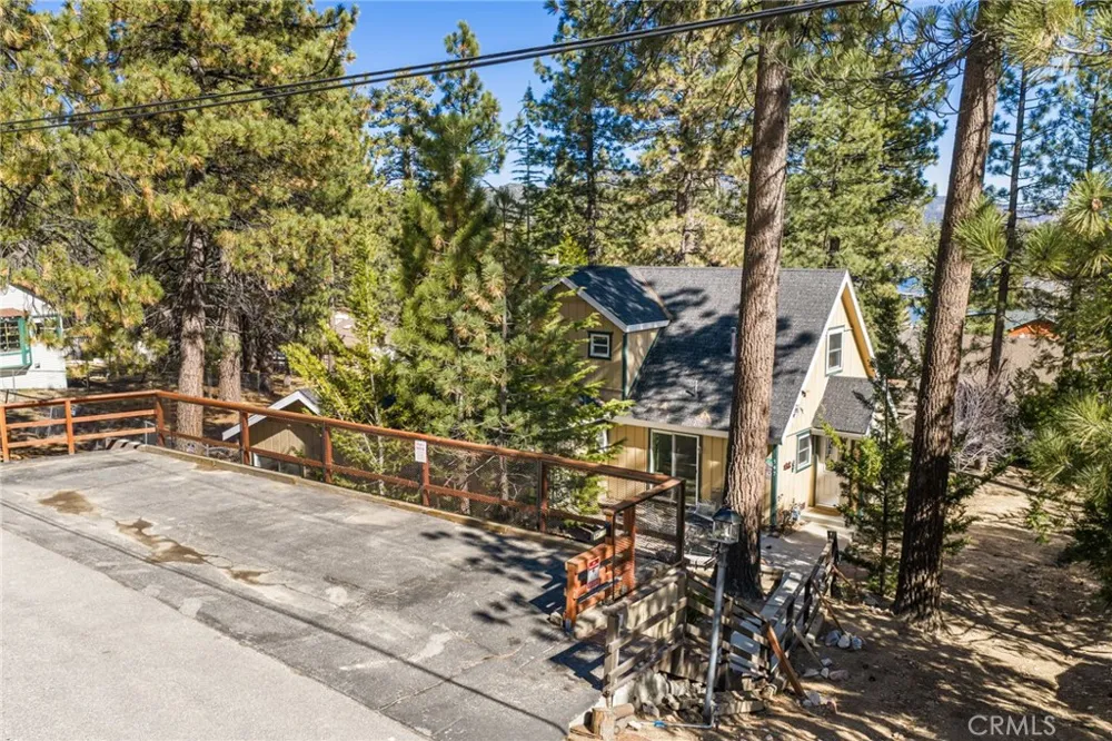 547 Chipmunk Big Bear Lake, CA 92315