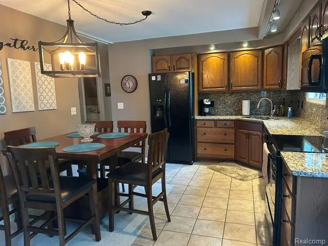 15471 Whitaker Road Fenton Charter Township, MI 48451
