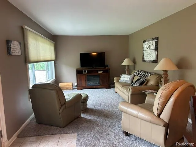 15471 Whitaker Road Fenton Charter Township, MI 48451