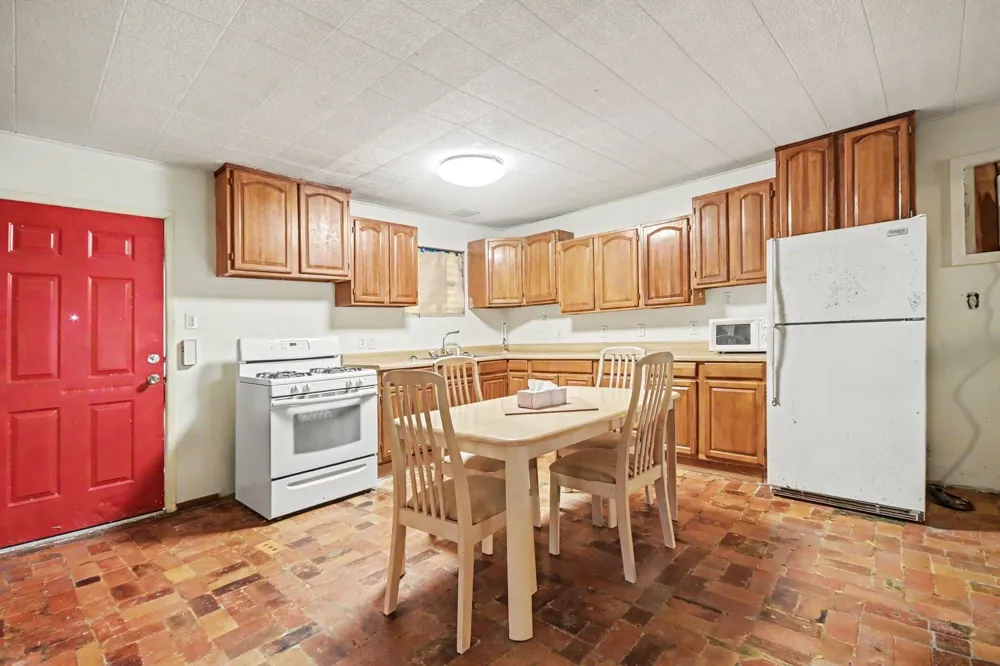 10518 Ocean Drive Beach City, TX 77523