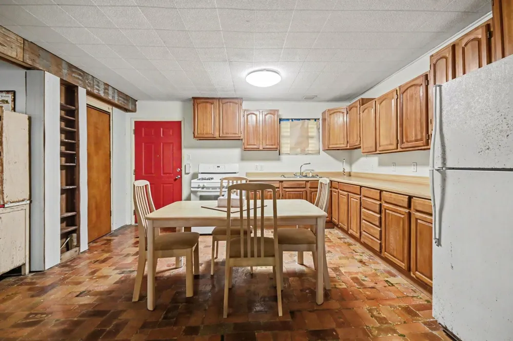 10518 Ocean Drive Beach City, TX 77523
