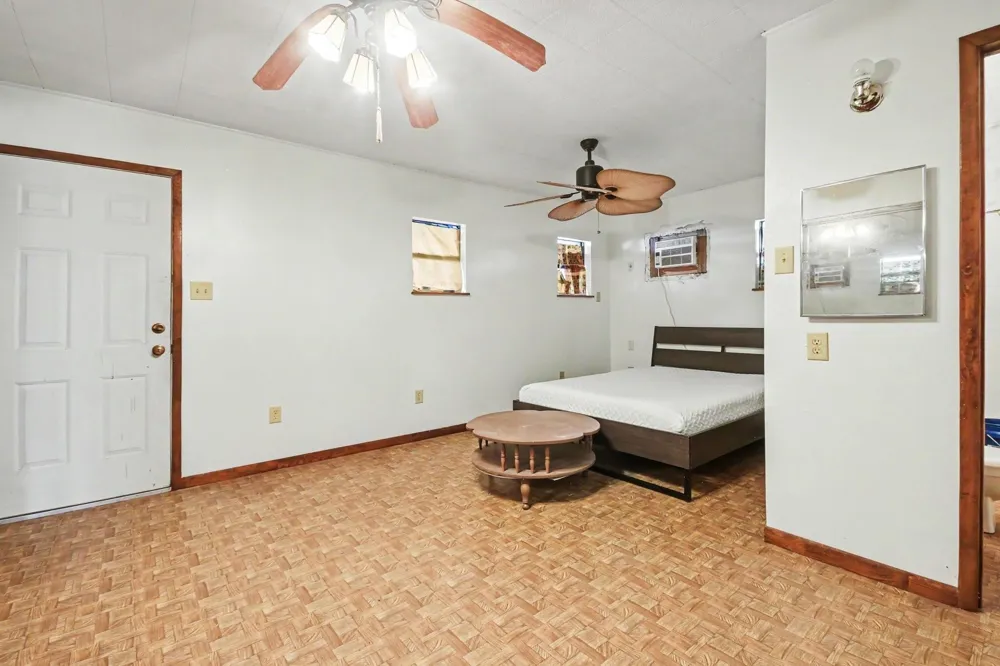 10518 Ocean Drive Beach City, TX 77523
