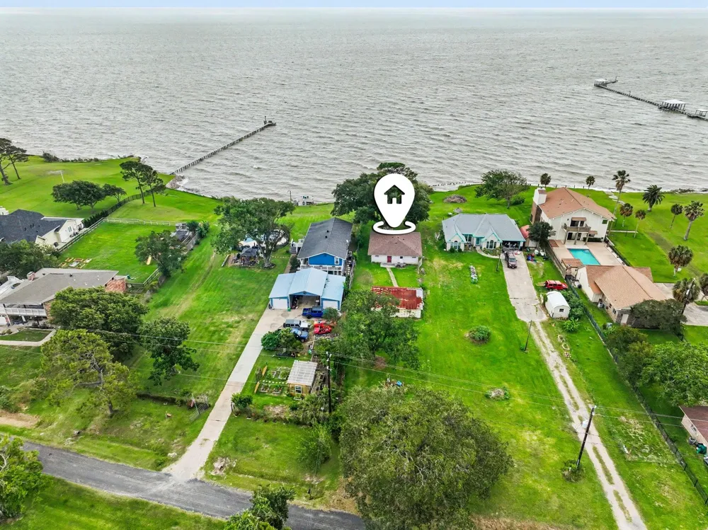10518 Ocean Drive Beach City, TX 77523