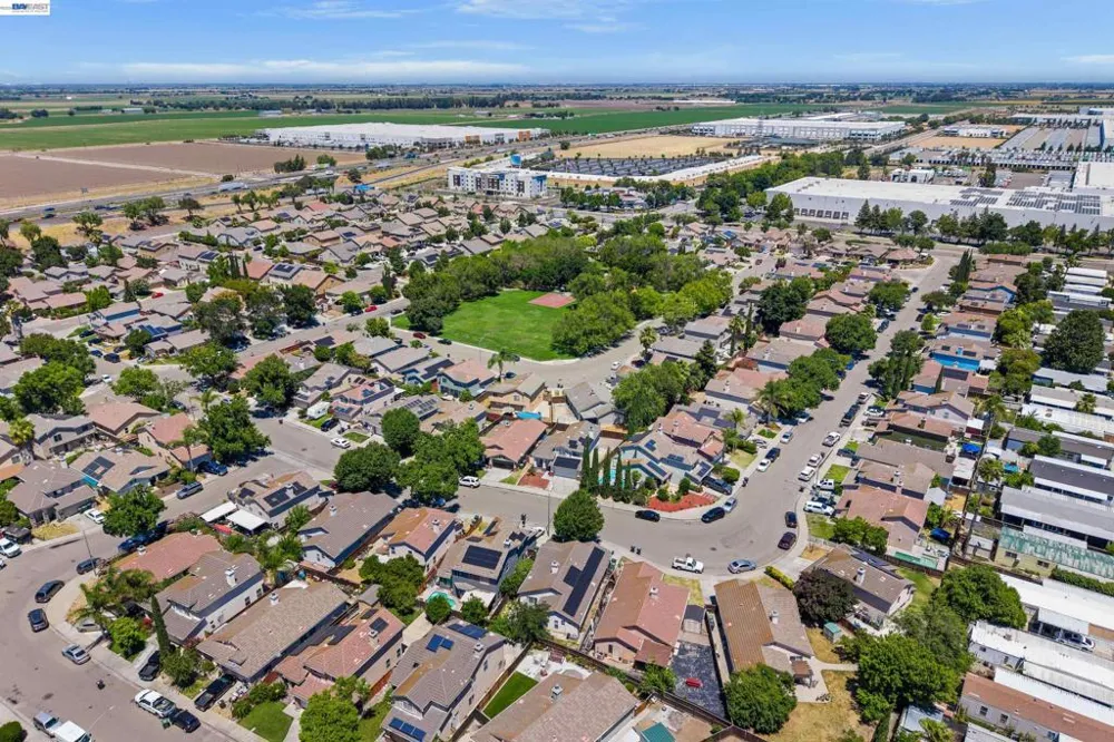 3264 Ernest Dr Tracy, CA 95376
