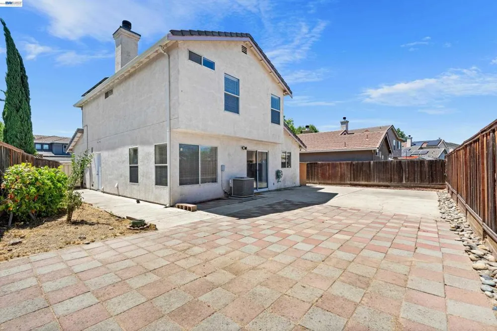 3264 Ernest Dr Tracy, CA 95376