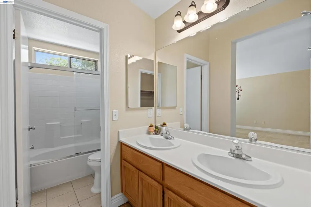 3264 Ernest Dr Tracy, CA 95376