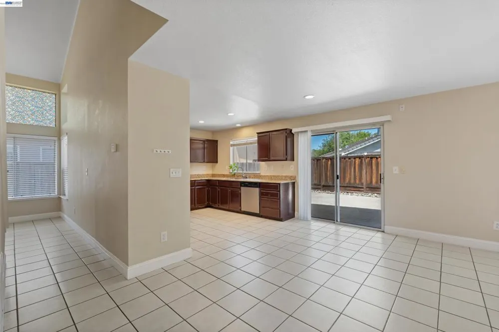 3264 Ernest Dr Tracy, CA 95376