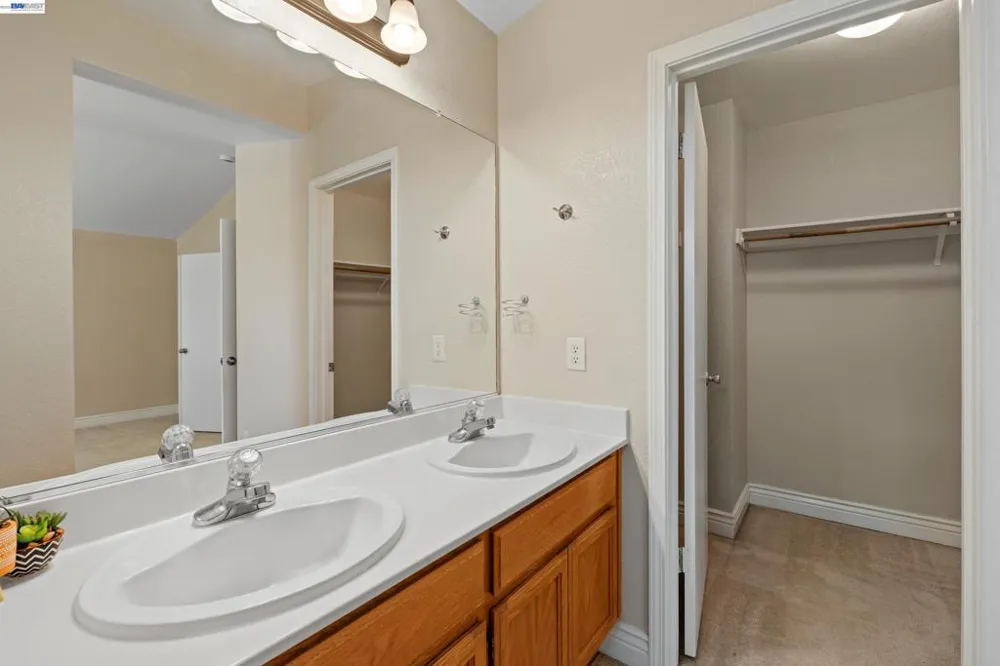 3264 Ernest Dr Tracy, CA 95376