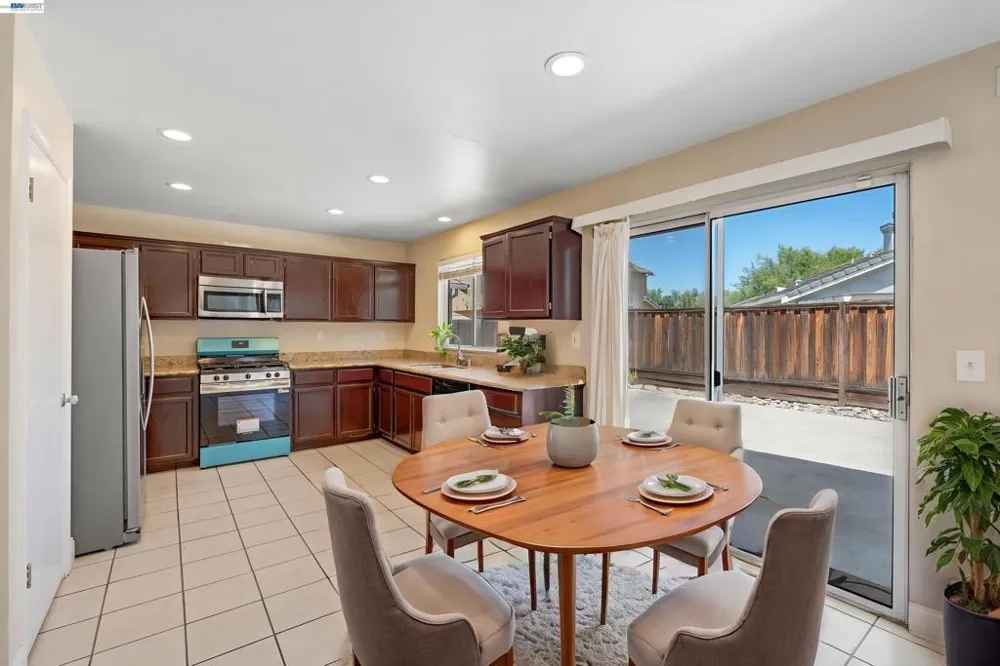 3264 Ernest Dr Tracy, CA 95376