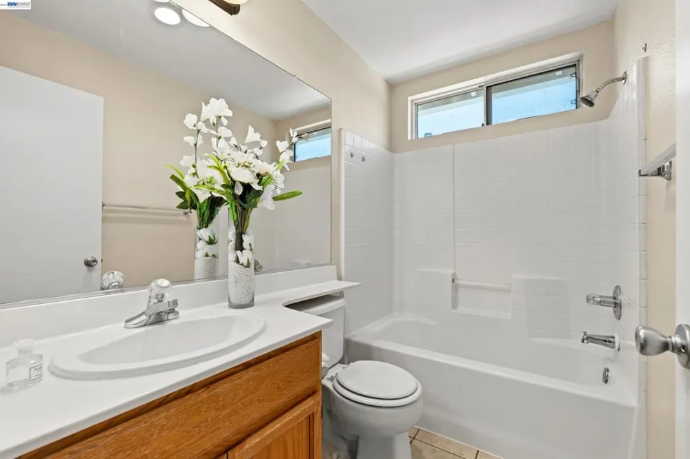 3264 Ernest Dr Tracy, CA 95376