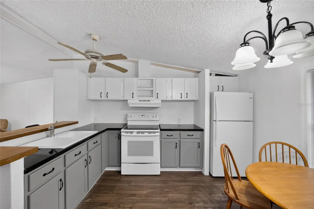14210 NW HIGHWAY 464B Morriston, FL 32668